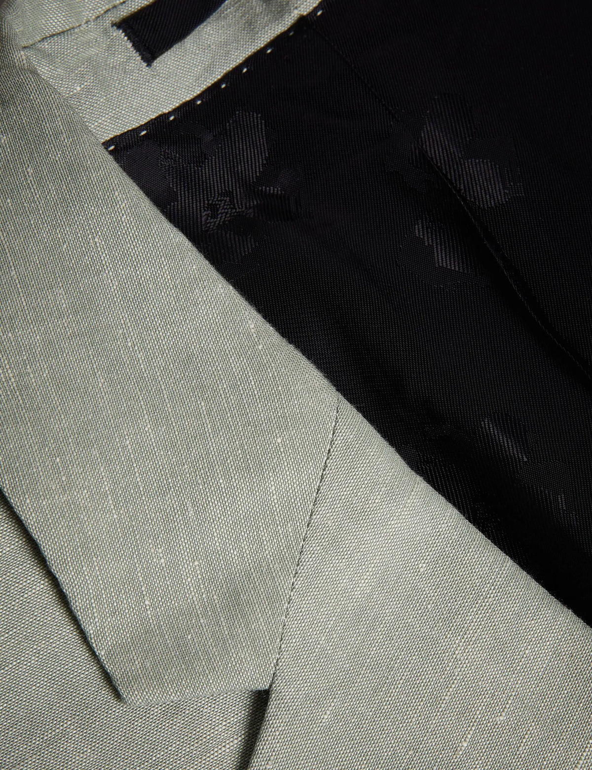 LIGHT GREEN