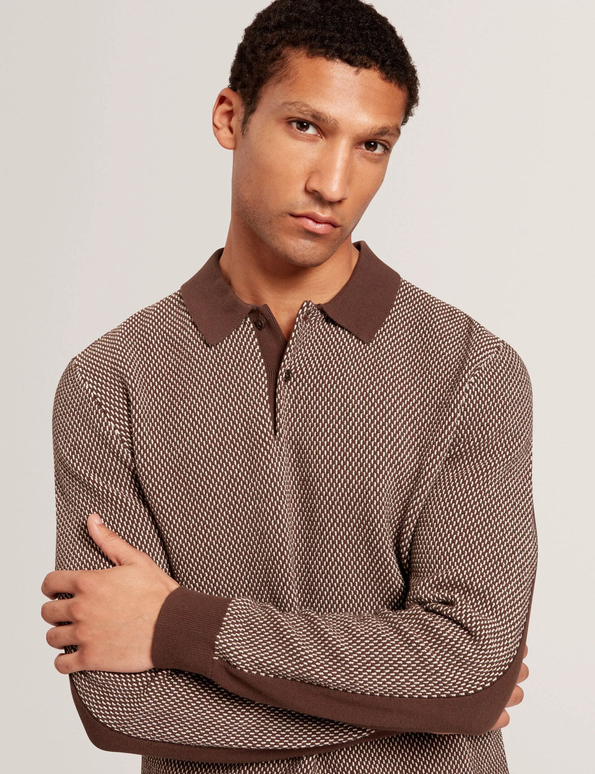 DARK BROWN