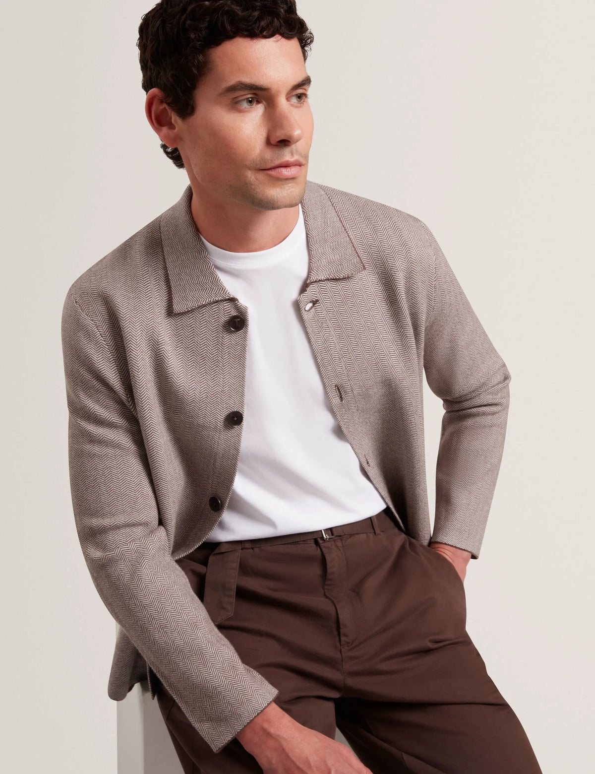 DARK BROWN