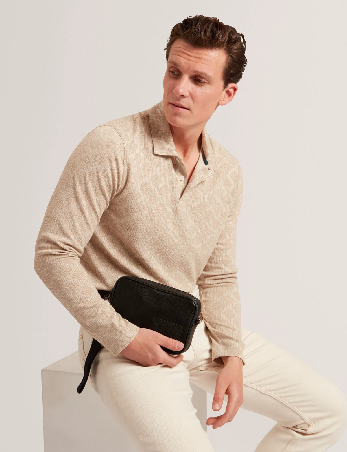 TAUPE